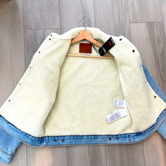 Levi’s Original Exboyfriend Sherpa Jean Jacket New With Tags! - Picture 3 of 3